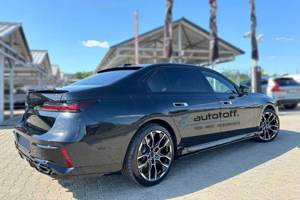 Pachet exterior Aero compatibil BMW Seria 7 G70 M-Tech (2022+) Negru lucios
