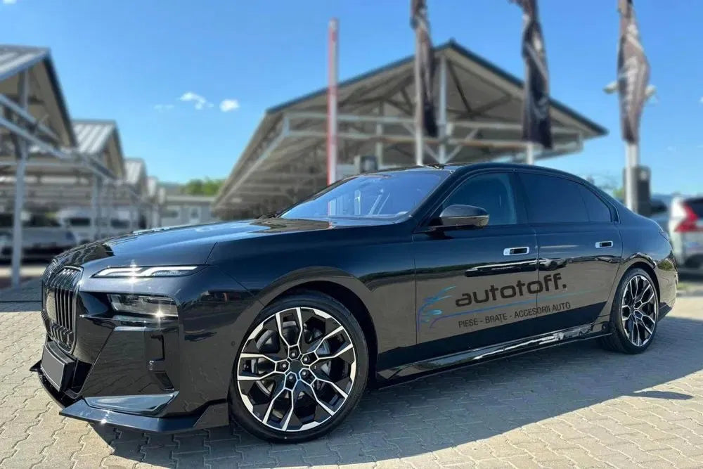 Pachet exterior Aero compatibil BMW Seria 7 G70 M-Tech (2022+) Negru lucios