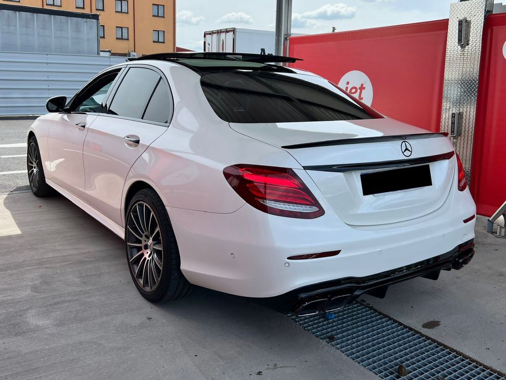Difuzor bara spate Mercedes W213 E-Class (16-22) 63AMG Full negru lucios