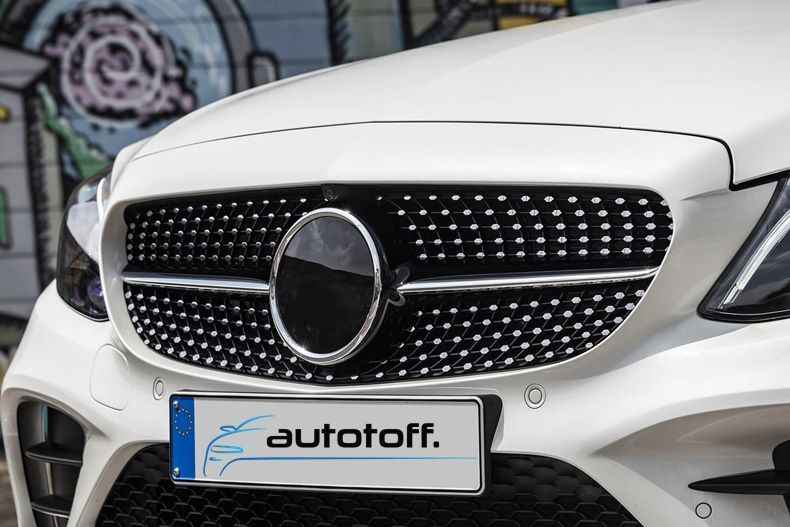 Grila Mercedes C-Class W205 S205 C205 A205 compatibila cu Facelift (18-20) model cu camera Diamond